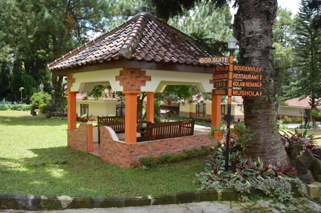 Arra Lembah Pinus Ξενοδοχείο Puncak Εξωτερικό φωτογραφία