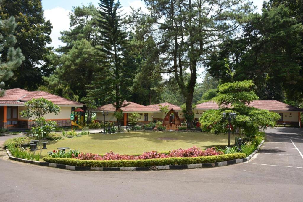 Arra Lembah Pinus Ξενοδοχείο Puncak Εξωτερικό φωτογραφία